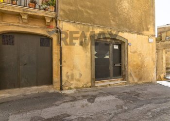 Edificio all\'aperto - Casa indipendente Via Ex Matrice
 
110, Caltagirone - foto 27