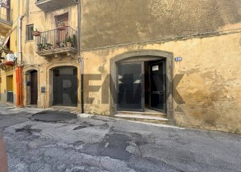 Edificio all\'aperto - Independent house Via Ex Matrice
 
110, Caltagirone - photo 36