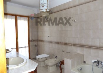 Bagno - Independent house Via Pintura del braccio
 
62, Recanati - photo 19