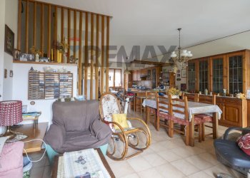 Sala da pranzo - Independent house Via Pintura del braccio
 
62, Recanati - photo 12