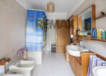 Bagno - Independent house Via Pintura del braccio
 
62, Recanati - photo 26