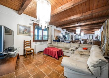 Soggiorno - Villa Via Lizzano
303, Cesena - photo 37
