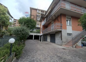 Edificio all\'aperto - Apartment Via Fra' Giovanni Da Pian Di Carpine
82, Perugia - photo 3