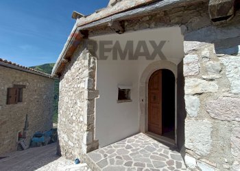 Casa all\'aperto - Casa indipendente Gavelli
 
Snc, Sant'Anatolia di Narco - foto 1