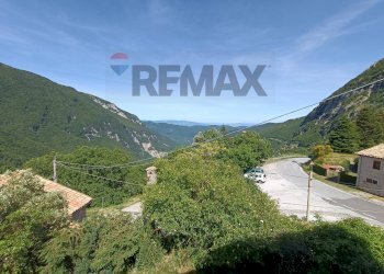 Vista delle montagne - Casa indipendente Gavelli
 
Snc, Sant'Anatolia di Narco - foto 38