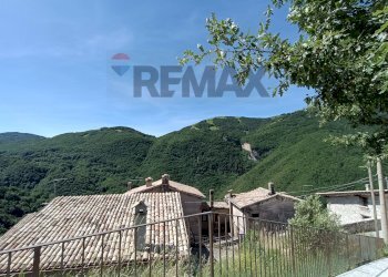Vista delle montagne - Bilocale Gavelli
 
Snc, Sant'Anatolia di Narco - foto 26