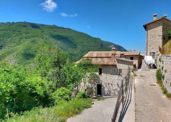 Vista delle montagne - Bilocale Gavelli
 
Snc, Sant'Anatolia di Narco - foto 29