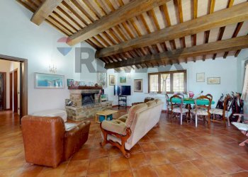 Sala da pranzo - Villa Via Cinque Cerri
 
92, Bettona - foto 5