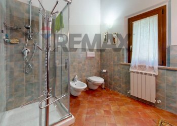 Bagno - Villa Via Cinque Cerri
 
92, Bettona - foto 26