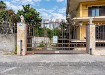 Casa all\'aperto - Appartamento Circonvallazione Russo Basile
 
53, Aci Catena - foto 4