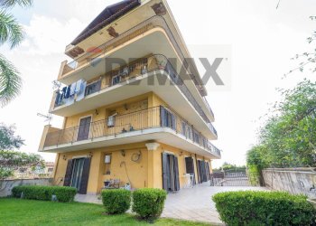 Edificio all\'aperto - Appartamento Circonvallazione Russo Basile
 
53, Aci Catena - foto 15