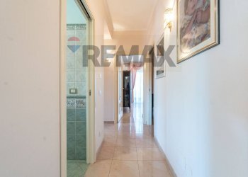 Hall / corridoio - Appartamento Circonvallazione Russo Basile
 
53, Aci Catena - foto 32