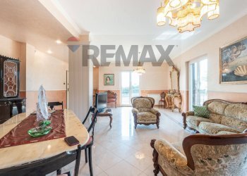 Sala da pranzo - Appartamento Circonvallazione Russo Basile
 
53, Aci Catena - foto 33