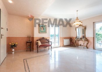 Soggiorno - Appartamento Circonvallazione Russo Basile
 
53, Aci Catena - foto 34