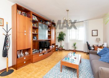 Soggiorno - Quadrilocale viale castagnola
 
17, Catania - foto 8