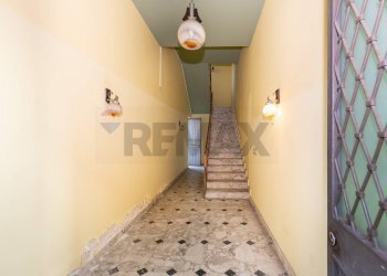 Scale - Quadrilocale VIa Roma
 
11, San Pietro Clarenza - foto 4