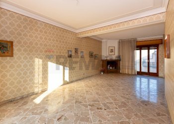 Stanza vuota - Quadrilocale VIa Roma
 
11, San Pietro Clarenza - foto 13