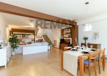 Sala da pranzo - Villa VIA DEI GELSOMINI
 
16A, Pedara - foto 5