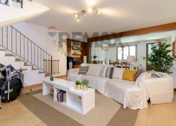 Sala da pranzo - Villa VIA DEI GELSOMINI
 
16A, Pedara - foto 11