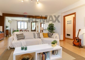 Sala da pranzo - Villa VIA DEI GELSOMINI
 
16A, Pedara - foto 12