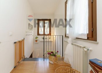 Hall / corridoio - Villa VIA DEI GELSOMINI
 
16A, Pedara - foto 29
