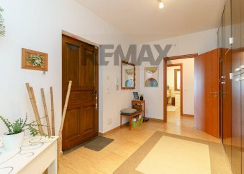 Hall / corridoio - Villa VIA DEI GELSOMINI
 
16A, Pedara - foto 30