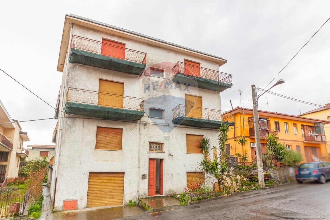 Edificio all\'aperto - Independent house Via cassone
 
25, Zafferana Etnea - photo 1