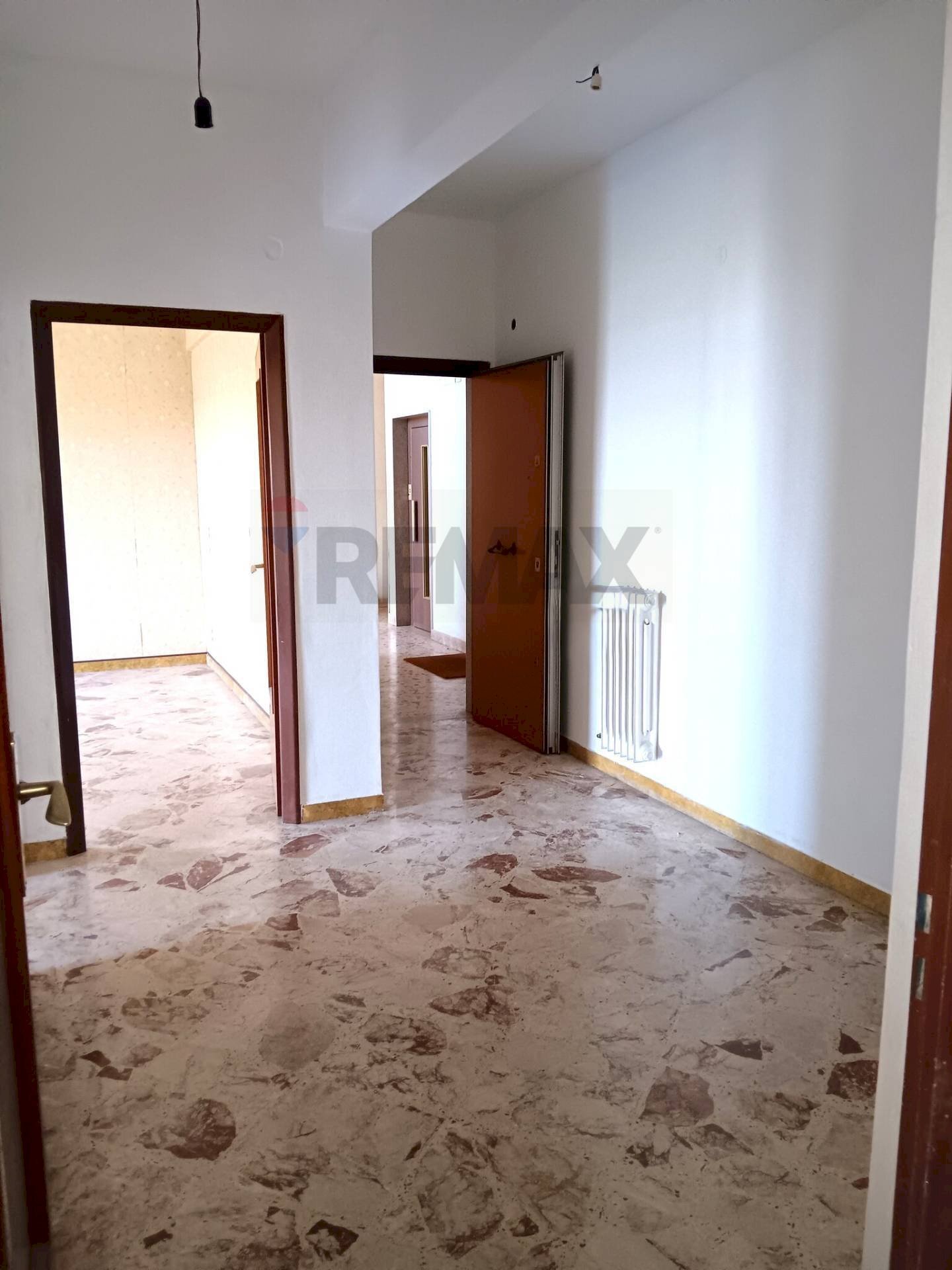 Stanza vuota - Appartamento Via Libertà
 
93, Enna - foto 3
