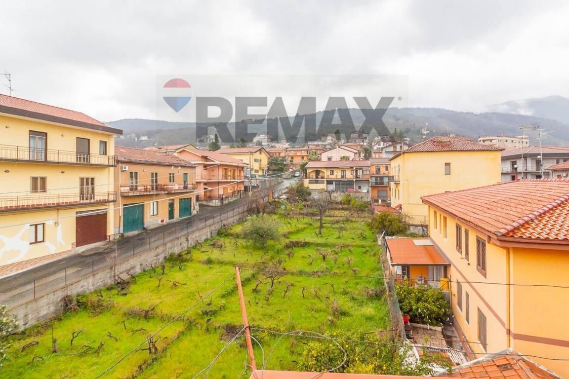 Edificio all\'aperto - Terreno edificabile via dei Gerani
 
11, Zafferana Etnea - foto 1