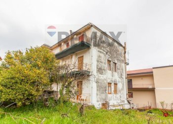Casa all\'aperto - Terreno edificabile via dei Gerani
11, Zafferana Etnea - foto 5