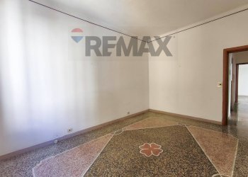 Stanza vuota - Quadrilocale Via Vittorio Emanuele
 
9, Vado Ligure - foto 6