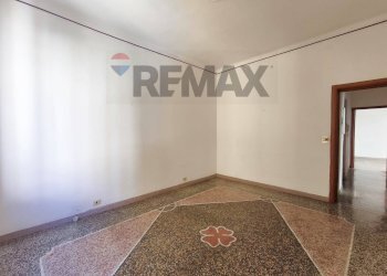 Stanza vuota - Quadrilocale Via Vittorio Emanuele
 
9, Vado Ligure - foto 7