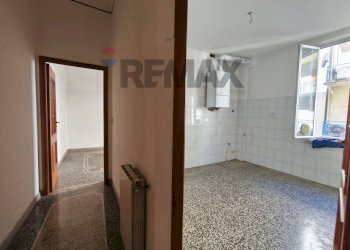 Stanza vuota - Quadrilocale Via Vittorio Emanuele
 
9, Vado Ligure - foto 10