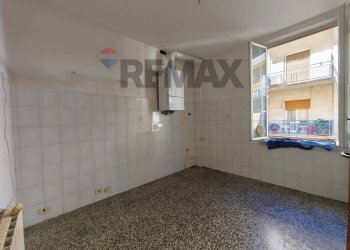Stanza vuota - Quadrilocale Via Vittorio Emanuele
 
9, Vado Ligure - foto 11