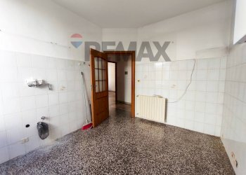 Stanza vuota - Quadrilocale Via Vittorio Emanuele
 
9, Vado Ligure - foto 14