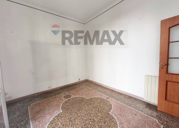 Stanza vuota - Quadrilocale Via Vittorio Emanuele
 
9, Vado Ligure - foto 26