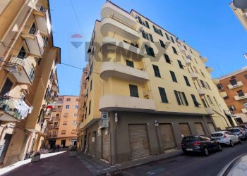 Edificio all\'aperto - Quadrilocale Via Vittorio Emanuele
 
9, Vado Ligure - foto 31