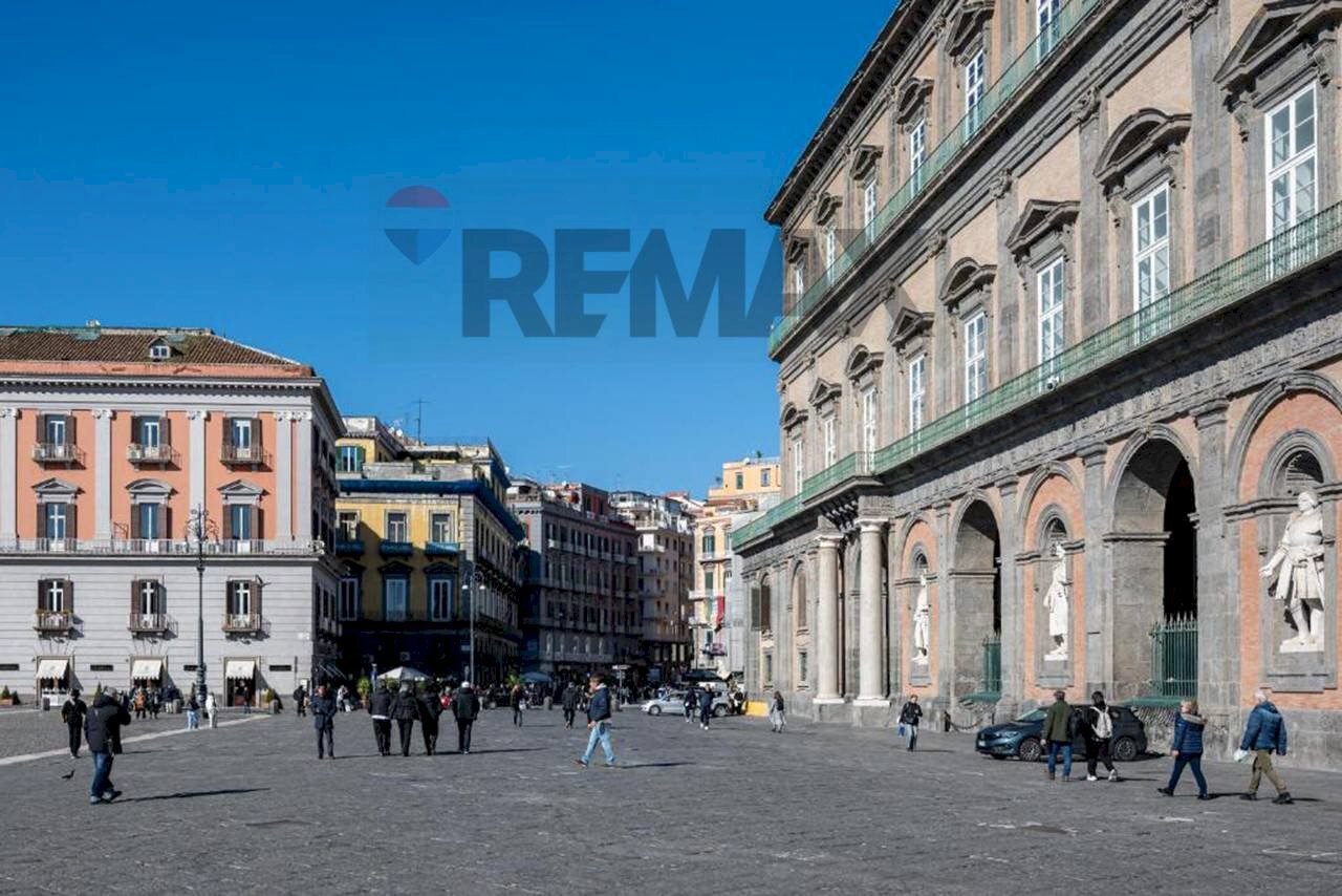 Edificio all\'aperto - Apartment Piazza Trieste E Trento
48, Napoli - photo 3