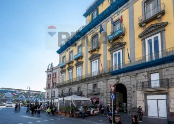 Edificio all\'aperto - Apartment Piazza Trieste E Trento
48, Napoli - photo 1