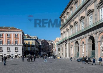 Edificio all\'aperto - Apartment Piazza Trieste E Trento
48, Napoli - photo 3
