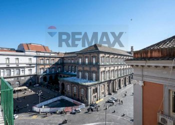 Edificio all\'aperto - Apartment Piazza Trieste E Trento
48, Napoli - photo 4