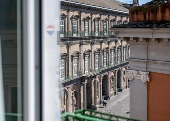 Edificio all\'aperto - Apartment Piazza Trieste E Trento
48, Napoli - photo 5