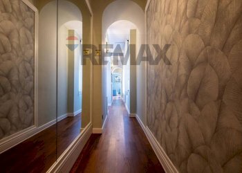 Hall / corridoio - Apartment Piazza Trieste E Trento
48, Napoli - photo 24
