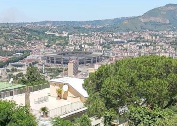 Vista delle montagne - Quadrilocale Via Alessandro Manzoni
 
214, Napoli - foto 3