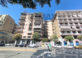 Edificio all\'aperto - Trilocale Via P.Baffi
 
2, Napoli - foto 2