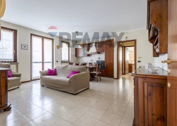 Sala da pranzo - Bilocale VIA GALILEO GALILEI
 
18, Basiano - foto 4