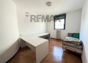 Camera / camera da letto - Three-room apartment Pisogne - photo 20