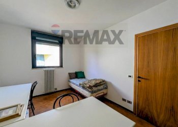 Camera / camera da letto - Three-room apartment Pisogne - photo 21