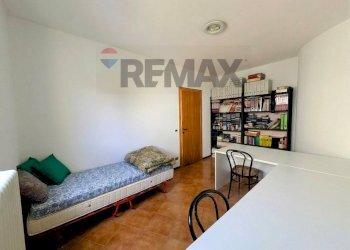 Camera / camera da letto - Three-room apartment Pisogne - photo 22