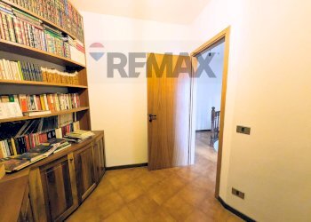 Hall / corridoio - Three-room apartment Pisogne - photo 24
